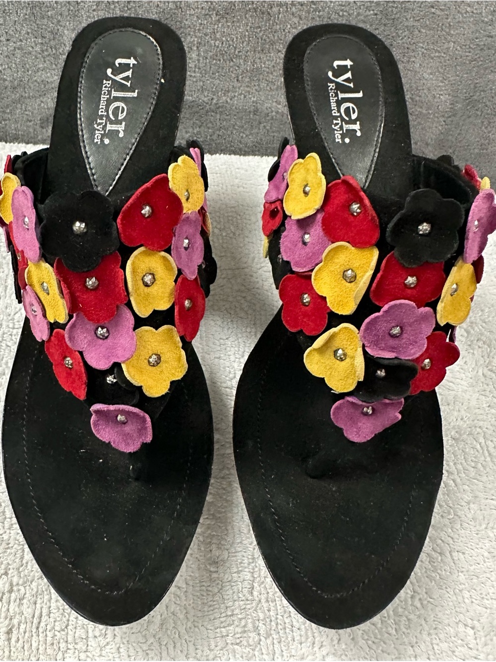 Richard Tyler Black Suede Floral Appliqué Thong Sandals